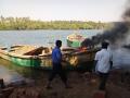 अनधिकृत वाळू उपसा करणारी होडी पेटविली - Marathi News | Unauthorized sand dredging boat set on fire | Latest sindhudurga News at Lokmat.com