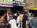चार दुकाने फोडली, लाखोचा ऐवज लंपास - Marathi News | Four shops have been damaged, lakhs of rupees have been lost | Latest jalana News at Lokmat.com