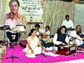 झुकी झुकी सी नजर... - Marathi News | Bent over ... | Latest nashik News at Lokmat.com