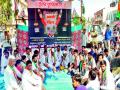 निफाडला नोटाबंदीचे वर्षश्राद्ध निषेध : राष्ट्रवादी काँग्रेसतर्फे पिंडदान - Marathi News | Nifadala anniversary anniversary protest: Pindada by the Nationalist Congress Party | Latest nashik News at Lokmat.com