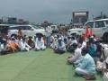 पेठ येथे महाविकास आघाडीतर्फे रास्ता रोको - Marathi News | Road blockade by Mahavikas Aghadi at Peth | Latest nashik News at Lokmat.com
