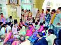 सटाण्यात तहसीलदारासाठी मनसेचा ठिय्या टाळे ठोकण्याचा प्रयत्न : प्रांतांकडून महिनाभरात नेमणुकीचे लेखी आश्वासन - Marathi News | Attempts to halt the MNS's status for Tehsildar in Satna: Written assurances from the provinces for a month | Latest nashik News at Lokmat.com