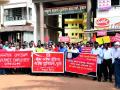 कुडाळात निषेध रॅली, केंद्र सरकारच्या विरोधात जोरदार घोषणाबाजी - Marathi News | Protests rally in the huddle, loud announcement against the central government | Latest sindhudurga News at Lokmat.com