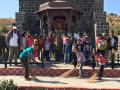 विश्रामगडावर बालकांनी राबविली स्वच्छता मोहीम - Marathi News |  A cleanliness campaign implemented by the children at the idol of Lutygad | Latest nashik News at Lokmat.com
