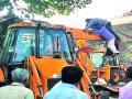 १९ अनधिकृत धार्मिक स्थळांवर कारवाई - Marathi News | Action on 19 unauthorized religious places | Latest nashik News at Lokmat.com