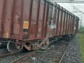 बल्लारपुरात रेल्वे रुळावरून मालगाडीचे डब्बे घसरले - Marathi News | In Ballarpur, a freight train derailed | Latest chandrapur News at Lokmat.com