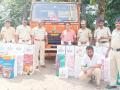 साडेदहा लाखांच्या मद्यसाठ्यासह ट्रक जप्त - Marathi News | Truck seized with 1.5 lakh liquor | Latest kolhapur News at Lokmat.com