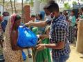 गडचिरोलीतीली गरजूंच्या मदतीसाठी वीरपत्नीची धडपड - Marathi News | Wife of Shahid Jawan helps those in need of Gadchiroli | Latest gadchiroli News at Lokmat.com