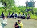 खंडित वीजपुरवठ्याने शेतकºयांत रोष - Marathi News | Fury of farmers with fragmented electricity supply | Latest vardha News at Lokmat.com