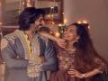 कार्तिक आर्यनच्या बहिणीचा ‘घोळात घोळ’, पाहा मजेदार व्हिडीओ - Marathi News | kartik aaryan shares video of his sister as she tries to check in at the airport for a march flight | Latest filmy News at Lokmat.com