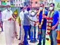 आरोग्य कर्मचाऱ्यांच्या पाठीवर थाप - Marathi News | A pat on the back of a health worker | Latest nashik News at Lokmat.com