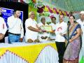 शिक्षकांना पुरस्कार वितरण - Marathi News | Award Distribution to Teachers | Latest nashik News at Lokmat.com