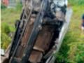 तीन वेळा उलटून वाहन पडले रस्त्याच्या खाली - Marathi News | The vehicle overturned three times and fell down the road | Latest nandurbar News at Lokmat.com