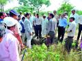 येवला तालुक्यातील मंत्र्यांनी घेतला येवल्यातील जलसंधारण कामांचा आढावा - Marathi News | Review of the water conservation work done by ministers from Yeola taluka | Latest nashik News at Lokmat.com