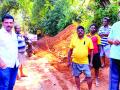 पाईपलाईनचे काम बंद पाडले, जीवन प्राधिकरणचे काम - Marathi News | The work of the pipeline was cut off, the work of the Life Authority | Latest sindhudurga News at Lokmat.com