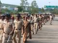 त्र्यंबकेश्वर येथे पोलिसांचे सशस्त्र संचलन - Marathi News | Armed movement of police at Trimbakeshwar | Latest nashik News at Lokmat.com