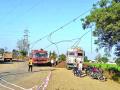 रस्ता कामादरम्यान तुटल्या वीज तारा; २५ गावांचा विद्यूत पुरवठा खंडित - Marathi News | electricity cable broken during road work | Latest vashim News at Lokmat.com