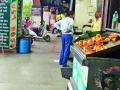 नागपूर रेल्वेस्थानक; रस्त्यावरील धूळ समोसा, कचोरीवर - Marathi News | Nagpur railway station; The dust on the roadside Samosa, Kachori | Latest nagpur News at Lokmat.com