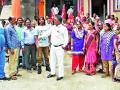 सफाई कर्मचाºयांची निदर्शने - Marathi News |  Demonstrations of cleaning workers | Latest nashik News at Lokmat.com