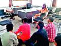 सिन्नरला मनसेचा पालिकेत ठिय्या - Marathi News |  Sinnar stays under MNS | Latest nashik News at Lokmat.com