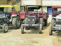 अवैध रेती उत्खनन करणारे चार ट्रॅक्टर ताब्यात - Marathi News | Four tractors excavating illegal sand seized | Latest bhandara News at Lokmat.com