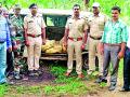 मॅग्निजने भरलेले वाहन जप्त - Marathi News | Magnizen filled the vehicle seized | Latest bhandara News at Lokmat.com