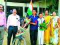 स्वच्छतेचा संदेश देत दिल्लीपर्यंत सायकलस्वारी - Marathi News | Bicycling from Delhi giving message of cleanliness | Latest chandrapur News at Lokmat.com