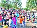 देशमाने शाळेत भरला बाजार - Marathi News | Deshman has a market full of schools | Latest nashik News at Lokmat.com
