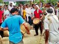 विद्यार्थी व ग्रामस्थांनी घडविले आदिवासी संस्कृतीचे दर्शन - Marathi News | View of tribal culture created by students and villagers | Latest gadchiroli News at Lokmat.com