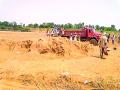 रेतीघाटावरुन रेतीचा अवैध उपसा सुरूच - Marathi News | The illegal sand mining started from the sand docks | Latest gondia News at Lokmat.com