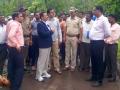 विभागीय आयुक्तांची घोटविहीर गावाला भेट - Marathi News | Divisional Commissioner visits Gotwheer village | Latest nashik News at Lokmat.com