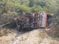 कन्नड घाटात ट्रक दरीत कोसळला, चालक ठार - Marathi News | Trucks collapse in Kannada valley, driver killed | Latest jalgaon News at Lokmat.com