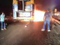 मोहदरी घाटात बर्निंग बसचा थरार - Marathi News | Thrill of burning bus in Mohdari Ghat | Latest nashik News at Lokmat.com
