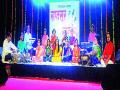 स्वराजित संगीत अकादमीतर्फे गायन - Marathi News |  Singing by Swarajit Music Academy | Latest nashik News at Lokmat.com