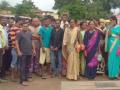 गडचिरोली जिल्ह्यात वीज समस्येविरोधात गावकरी उतरले रस्त्यावर - Marathi News | In Gadchiroli District, villagers got off the road against electricity problem | Latest gadchiroli News at Lokmat.com