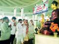 पवार, तटकरे यांनी केले अभिवादन - Marathi News | Pawar, Tatkare made greetings | Latest nagpur News at Lokmat.com