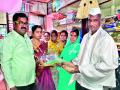 सहा तोळ्यांचे दागिने परत - Marathi News | Return the six bulls jewelry | Latest nashik News at Lokmat.com