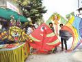 अकोल्याच्या बाजारपेठेत गुजरात, मध्यप्रदेशातील पतंगीचा दबदबा - Marathi News | Gujarat, Madhya Pradesh kites in Akola Market | Latest akola News at Lokmat.com