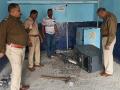 टपरीसह एटीएम फोडले - Marathi News | ATMs burst with collision | Latest jalgaon News at Lokmat.com