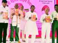 राष्टÑसंत तुकडोजी महाराजांचे साहित्य जागतिक दीपस्तंभ - Marathi News | Sants, Tukadoji Maharaj's literature, World Deepakbha | Latest gadchiroli News at Lokmat.com