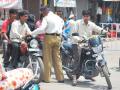 जालना शहरातील वाहतुकीला शिस्त लावा - Marathi News | Discipline the traffic of Jalna city | Latest jalana News at Lokmat.com