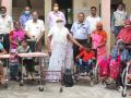 दिव्यांग विद्यार्थ्यांना साहित्य वाटप - Marathi News | Distribution of materials to disabled students | Latest nandurbar News at Lokmat.com