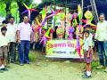 विद्यार्थ्यांनी बनविलेले आकाश कंदील बाजारात - Marathi News | The skyline made by the students is in the market | Latest vardha News at Lokmat.com