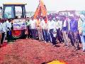 पाथ्रड धरणातून गाळाचा उपसा - Marathi News | The pelvic drainage from the dam | Latest yavatmal News at Lokmat.com