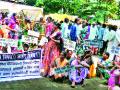 आदिवासी महिलांचा निफाड तहसीलवर मोर्चा - Marathi News |  Adivasi women's Niphad Tehsilwar Morcha | Latest nashik News at Lokmat.com