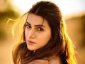 Kriti Sanon : क्रिती सॅननने केली प्लास्टिक सर्जरी? व्हायरल होत आहेत Then and Now फोटो - Marathi News | Kriti Sanon's Then Vs Now Pics Hint At Her Subtle Nose Job | Latest filmy News at Lokmat.com