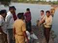 वाळू जप्तीच्या कारवाईतील बोट नष्ट करण्यात ‘अर्थकारण’ - Marathi News | 'Economy' to destroy the boat in sand seizure action | Latest beed News at Lokmat.com