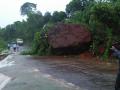 जगबुडी नदीने धोक्याची पातळी गाठल्याने मुंबई-गोवा महामार्ग बंद - Marathi News | The Mumbai-Goa highway closed due to the danger level of Jagbudi river | Latest ratnagiri News at Lokmat.com