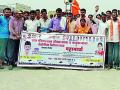 वेकोलिविरोधात शेतकरी रस्त्यावर - Marathi News |  Farmers in the street against the Waikolis | Latest chandrapur News at Lokmat.com