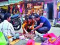 दिवाळी खरेदीची लगबग... - Marathi News |  Happy Diwali shopping ... | Latest nashik News at Lokmat.com